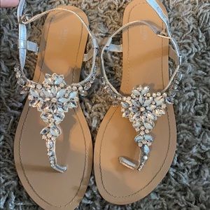 LAST CHANCE Glam sandals 👡 size 8!